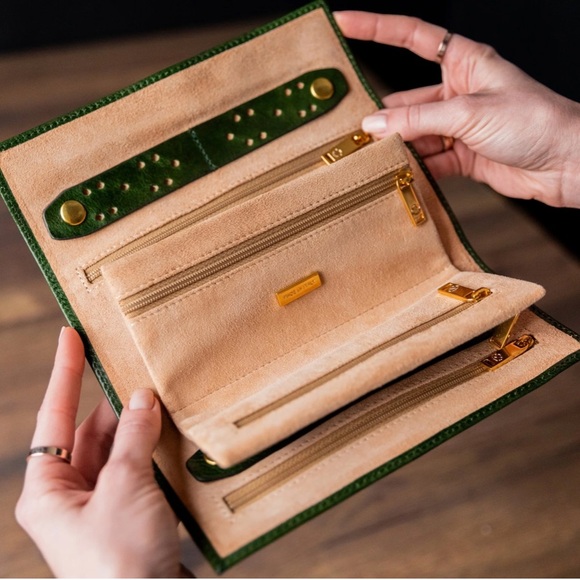 Time Resistance New Leather Green Jewelry Travel Case Madame Bovary Roll Bag - Picture 14 of 16